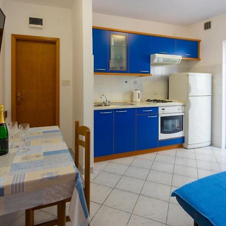 Apartmani Vranjes Podgora Exterior foto