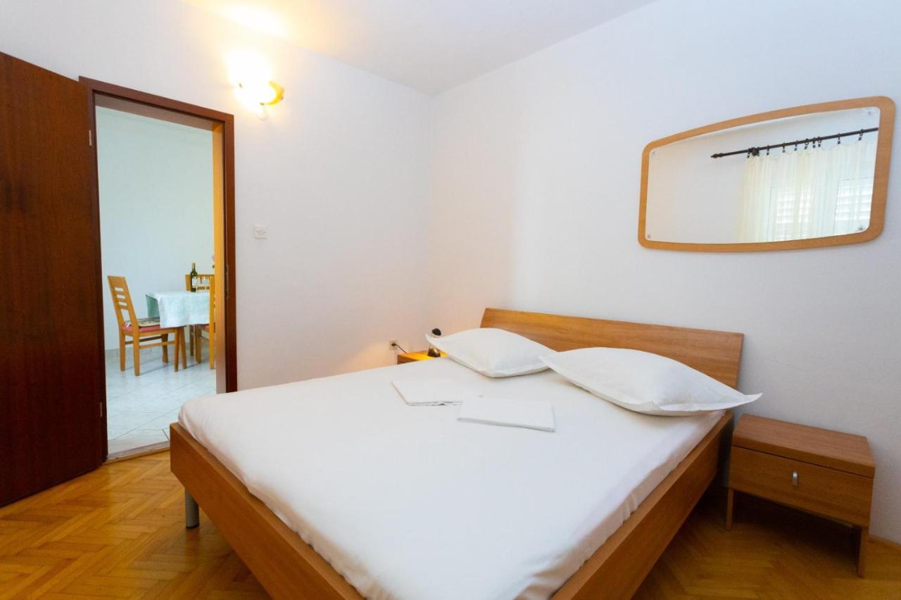 Apartmani Vranjes Podgora Exterior foto