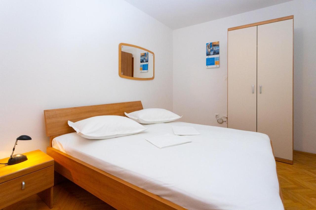 Apartmani Vranjes Podgora Exterior foto