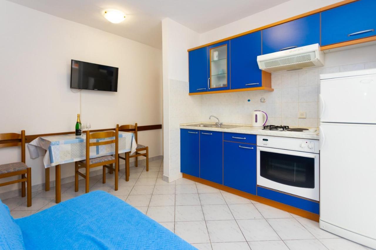 Apartmani Vranjes Podgora Exterior foto