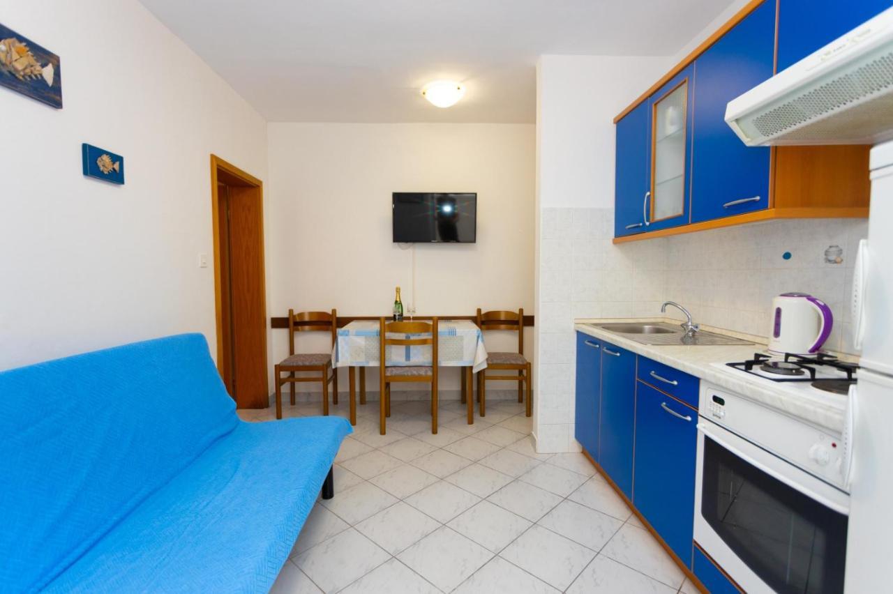 Apartmani Vranjes Podgora Exterior foto