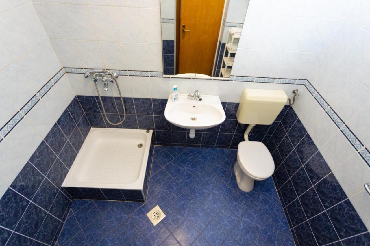 Apartmani Vranjes Podgora Exterior foto