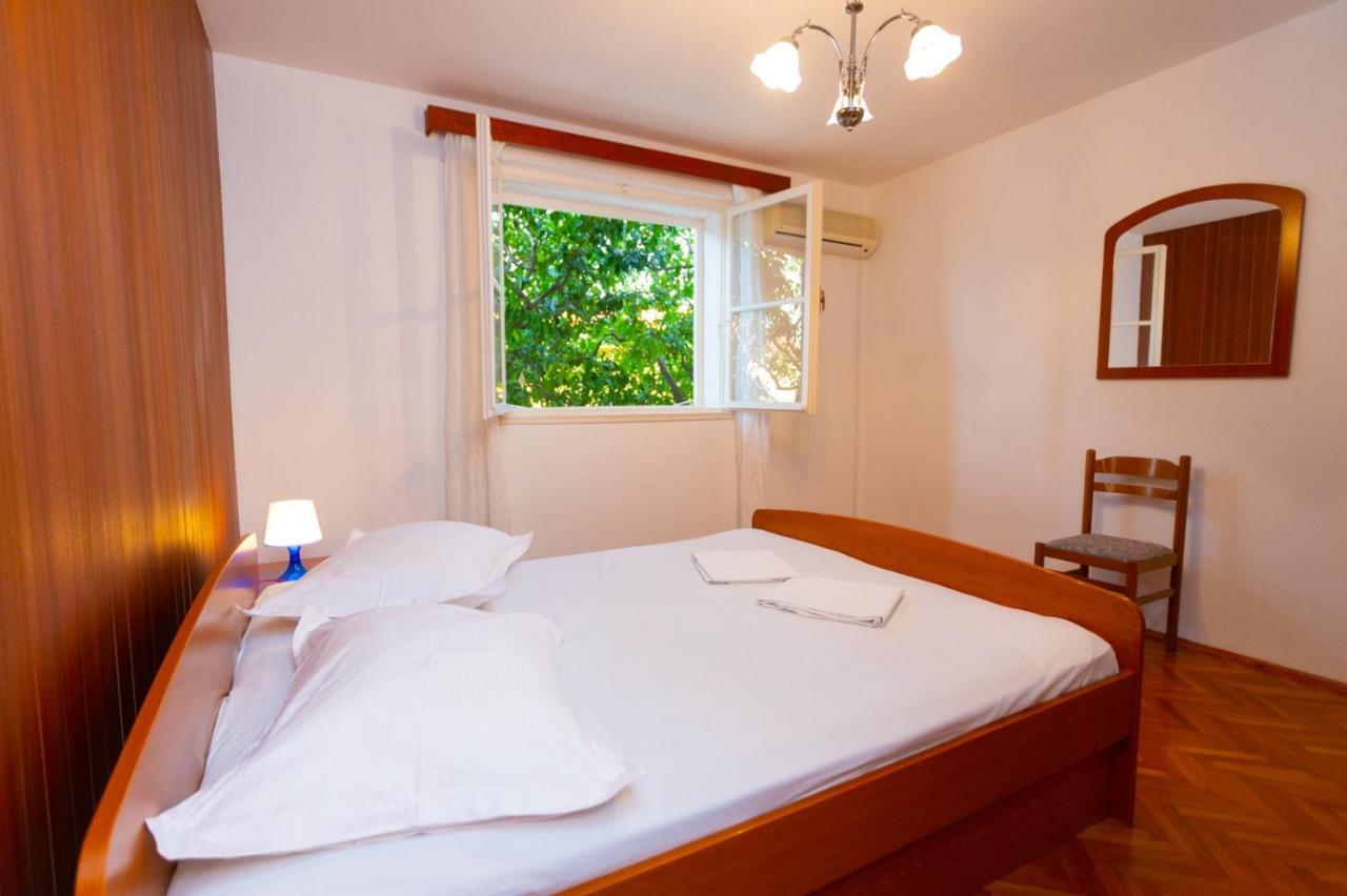 Apartmani Vranjes Podgora Exterior foto