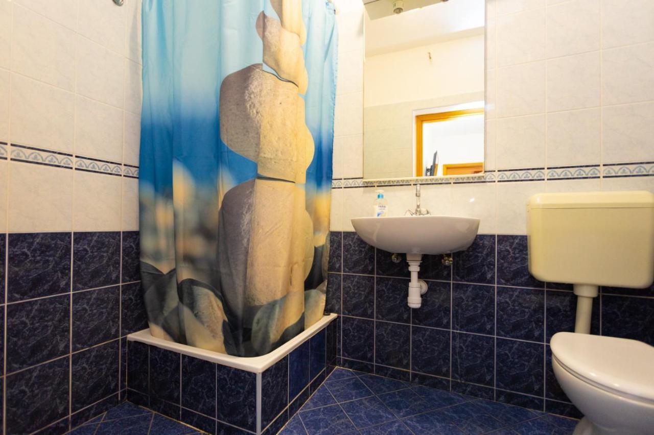 Apartmani Vranjes Podgora Exterior foto