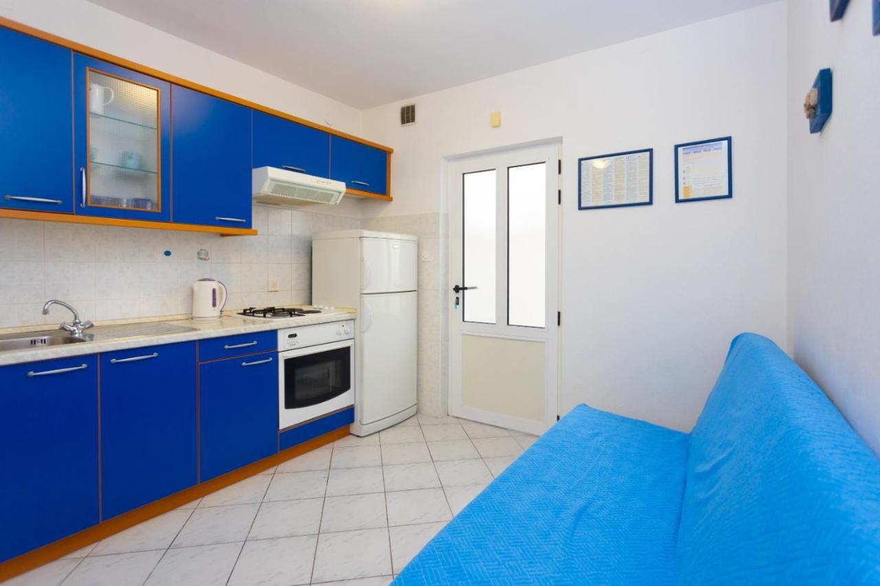 Apartmani Vranjes Podgora Exterior foto